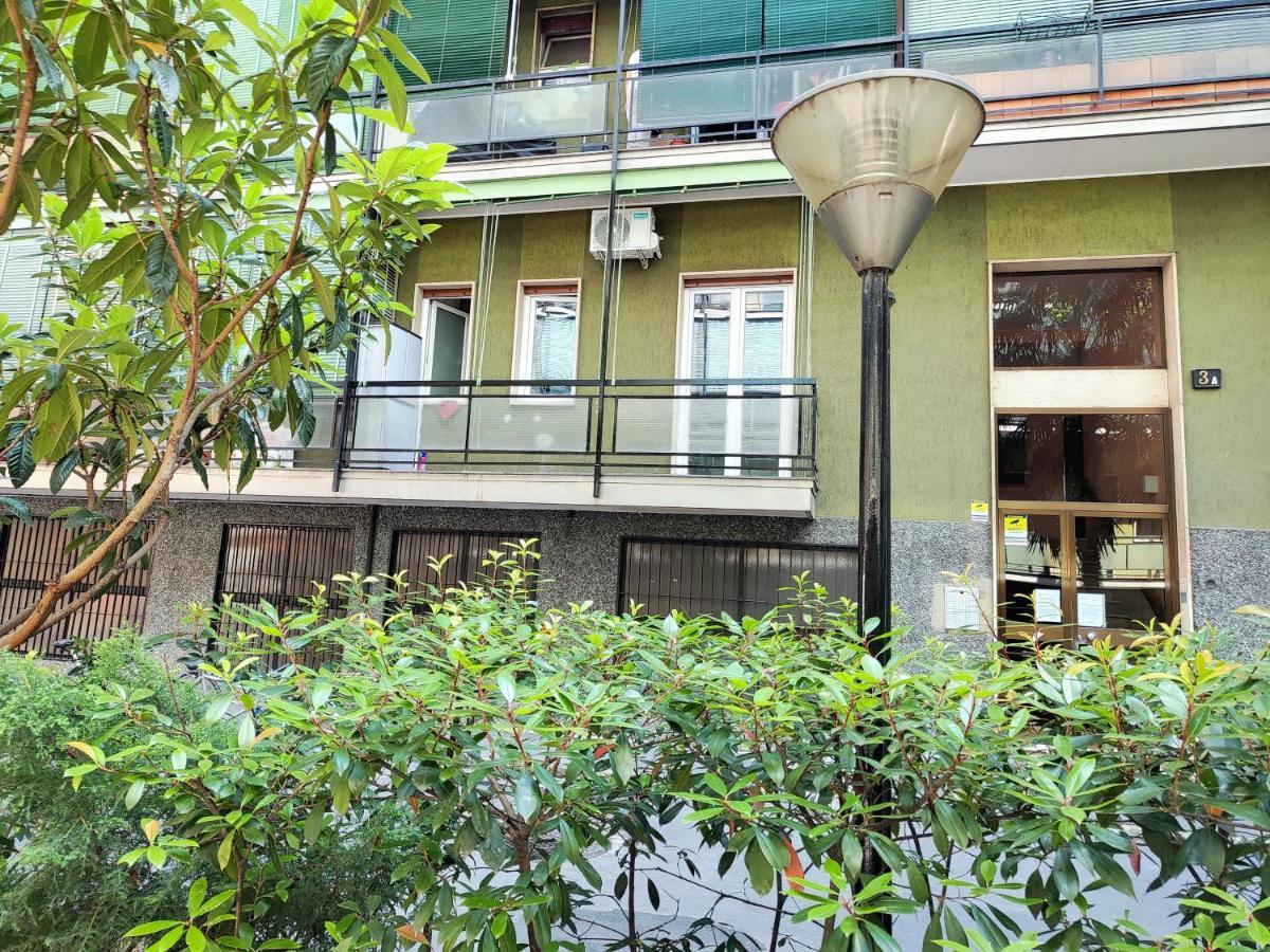 The Green Apt - Stylish And Confortable Large Studio Close To Metro Apartamento