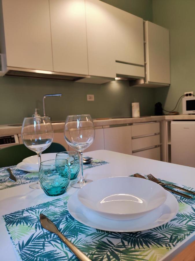 The Green Apt - Stylish And Confortable Large Studio Close To Metro